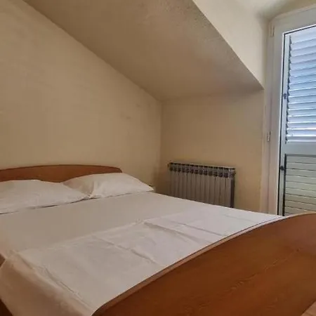 Apartamento With A Parking Space Kastel Stari, - 20978 *